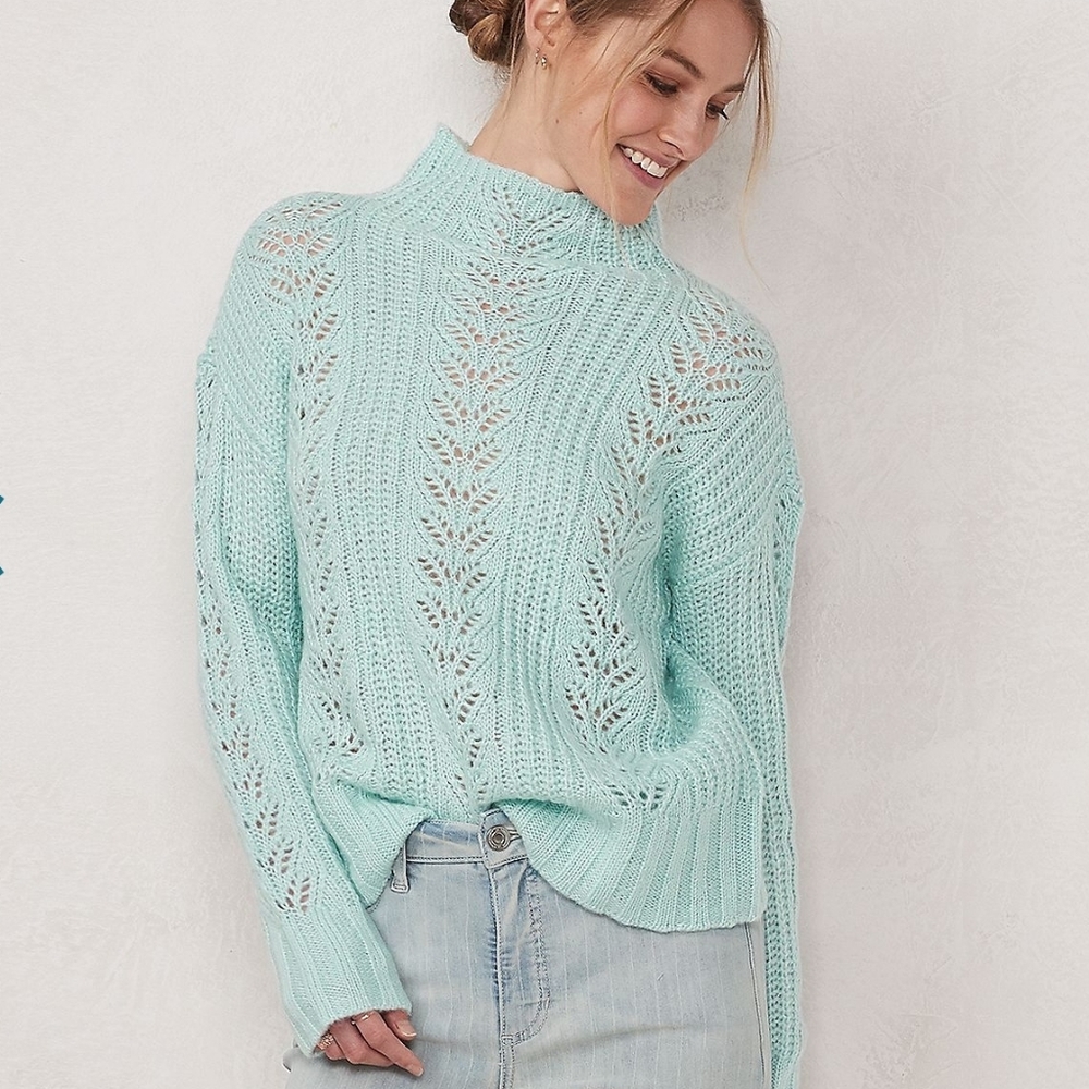 LC LAUREN CONRAD OVERSIZED SWEATER SIZE MEDIUM